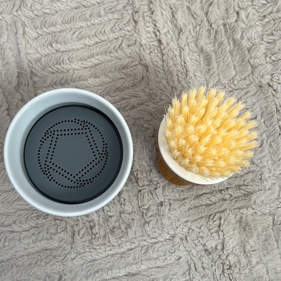 Grove collaborative Bubble Up Soap dispenser and dish brush set, New - Picture 5 of 16
